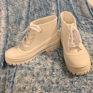 Water resistant shoes by Wild Diva Size 9